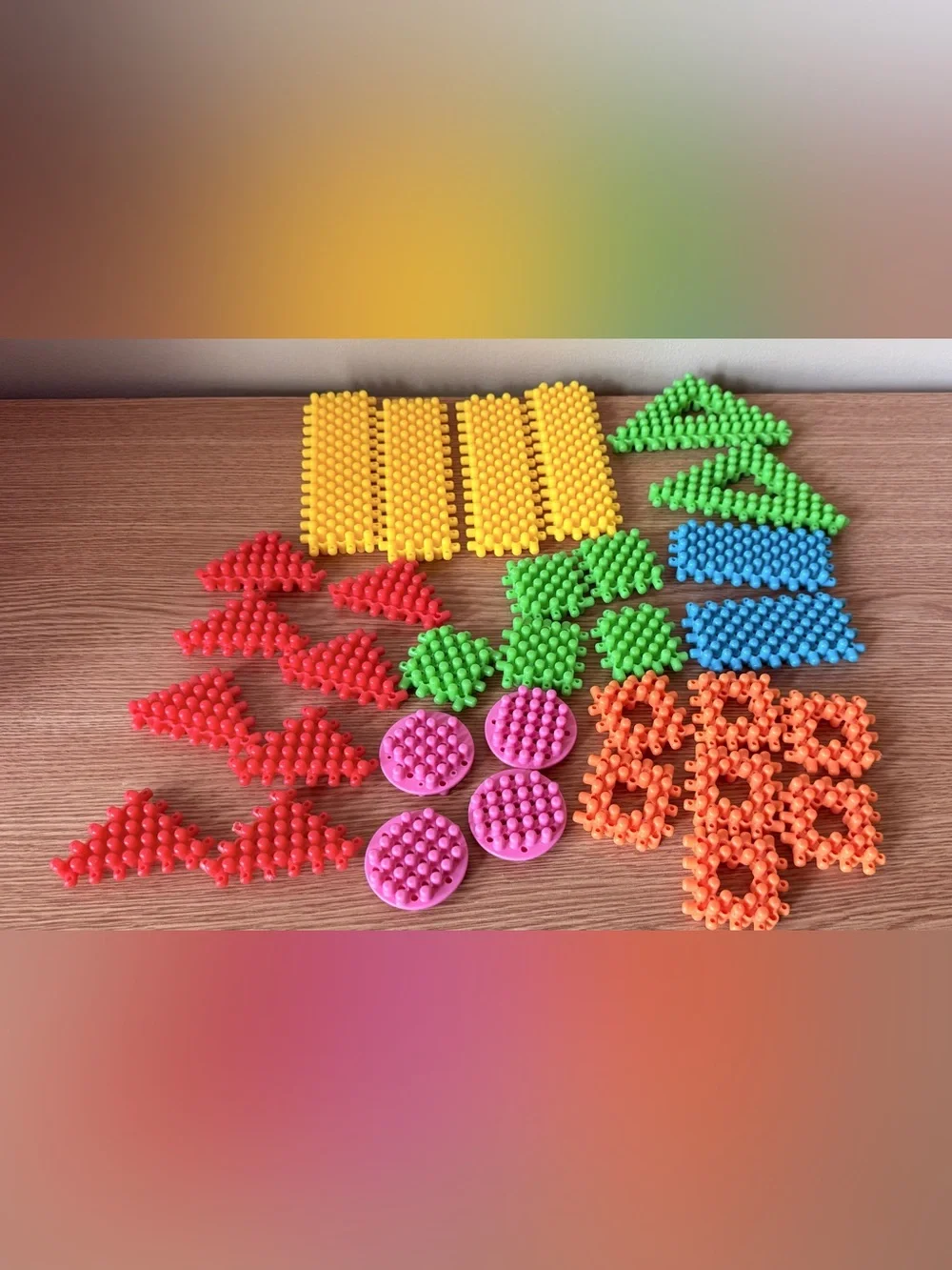 Bright Interlocking Building Peg Set — Multicolor Construction Pieces